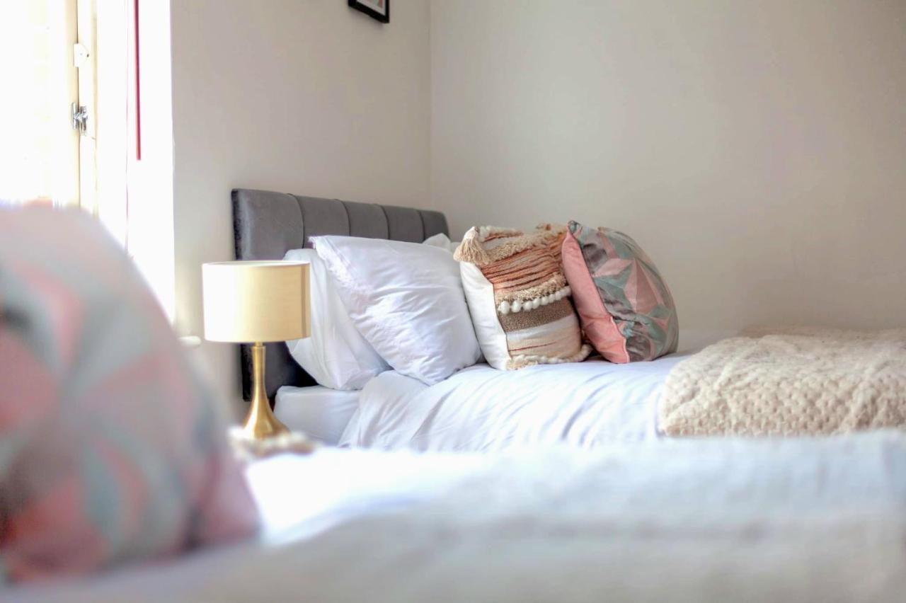 Comfy 2 Bed With Private Garden,battersea Ldn Appartement Londen