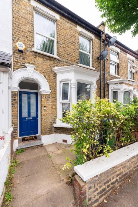 Stylist And Cosy 3 Bed House Leytonstone Sleeps 7 Ferienhaus London