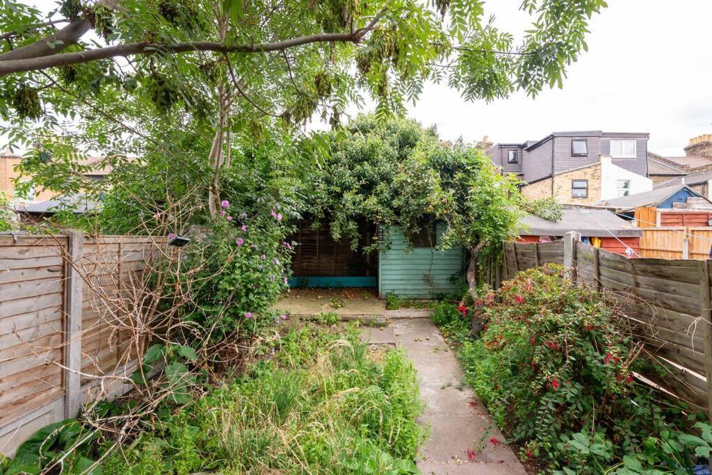 Ferienhaus Stylist And Cosy 3 Bed House Leytonstone Sleeps 7 London