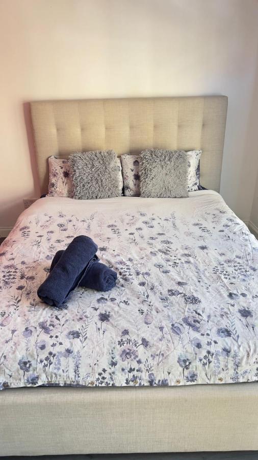 Aldgate Guest house *
