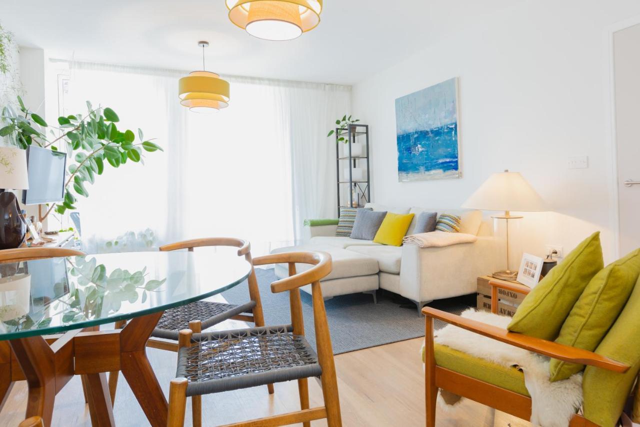 Modern 1 Bedroom Flat Wbalcony Near Canary Wharf *