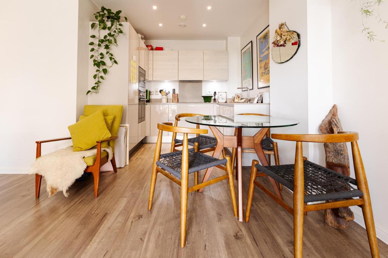 Apartment Modern 1 Bedroom Flat Wbalcony Near Canary Wharf London