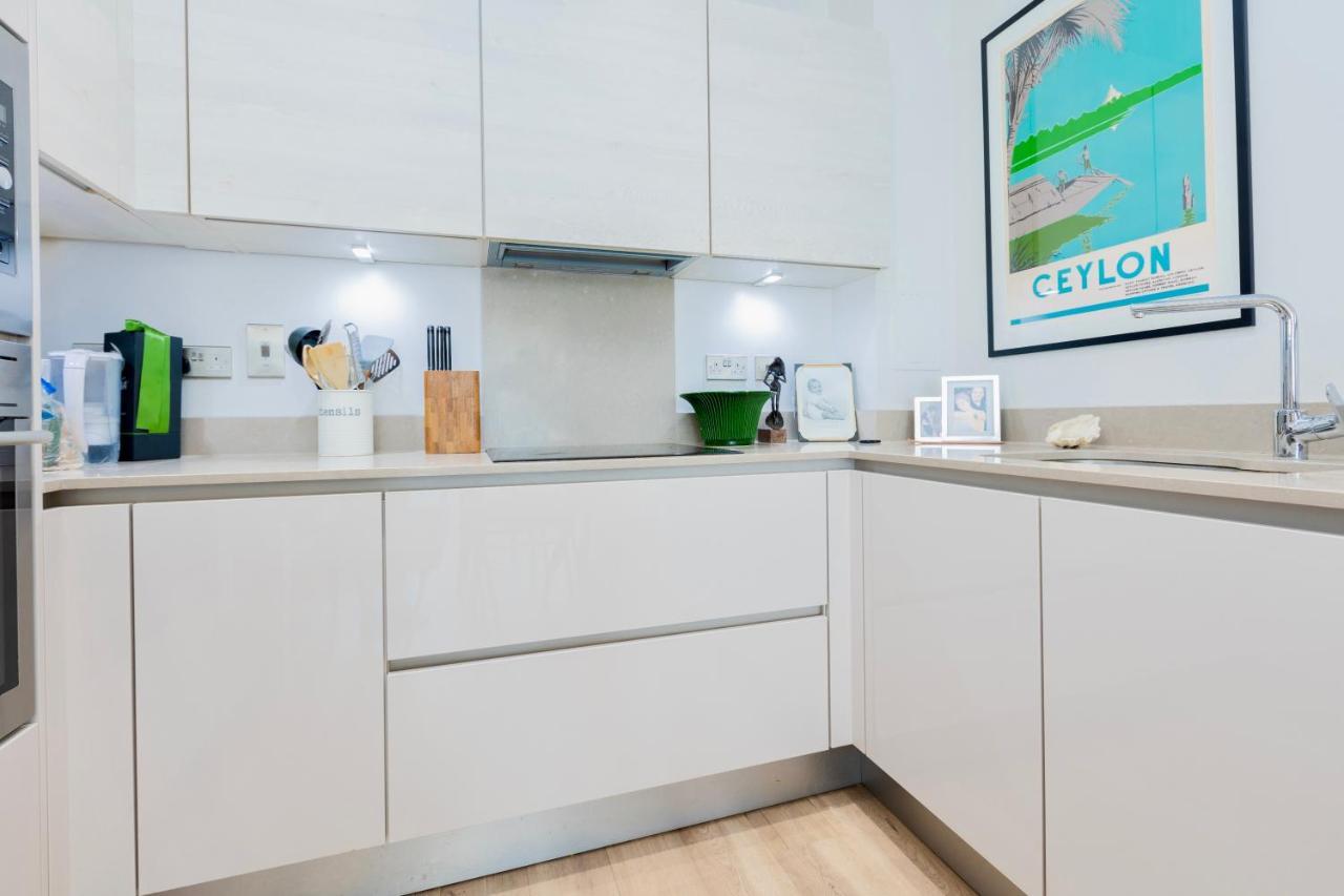 Apartment Modern 1 Bedroom Flat Wbalcony Near Canary Wharf *