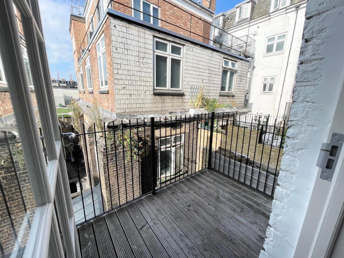 Victoria Maisonette Apartment London