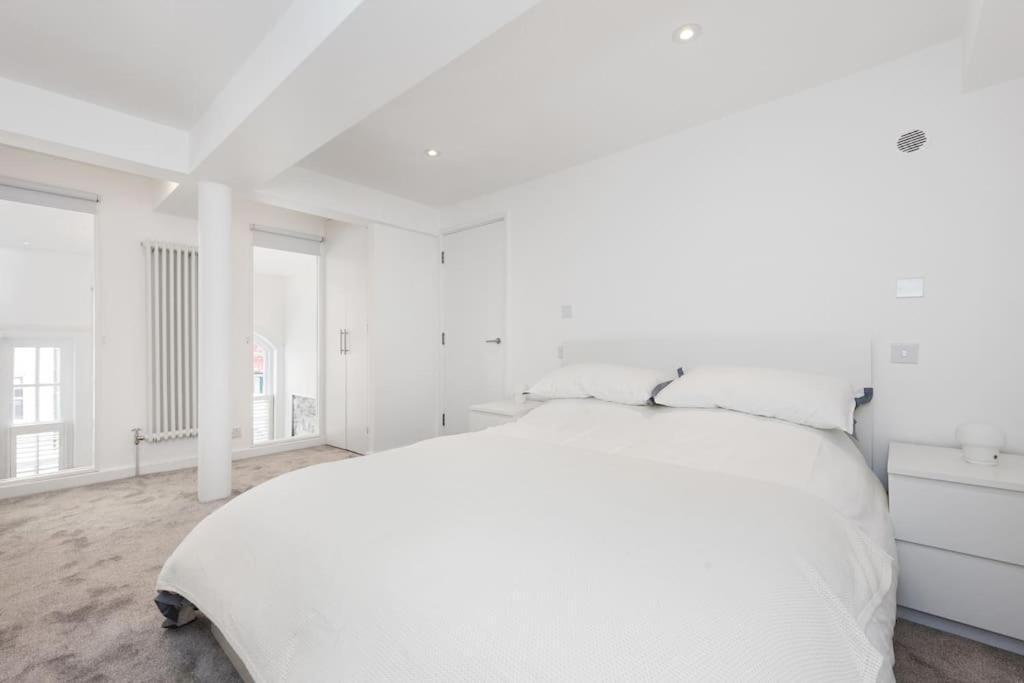 Apartment Modern In London
