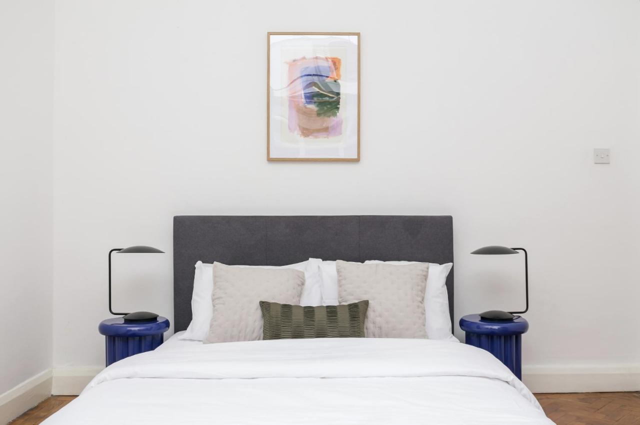 Appartement Chic 1 Bedroom In Bloomsbury, Sleeps 4 Londen
