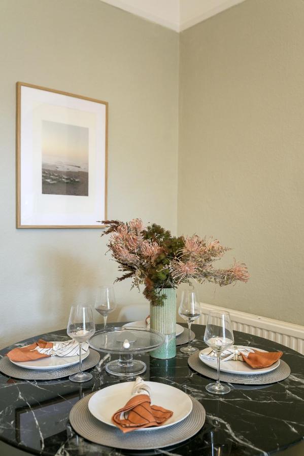 Chic 1 Bedroom In Bloomsbury, Sleeps 4 Appartement Londen
