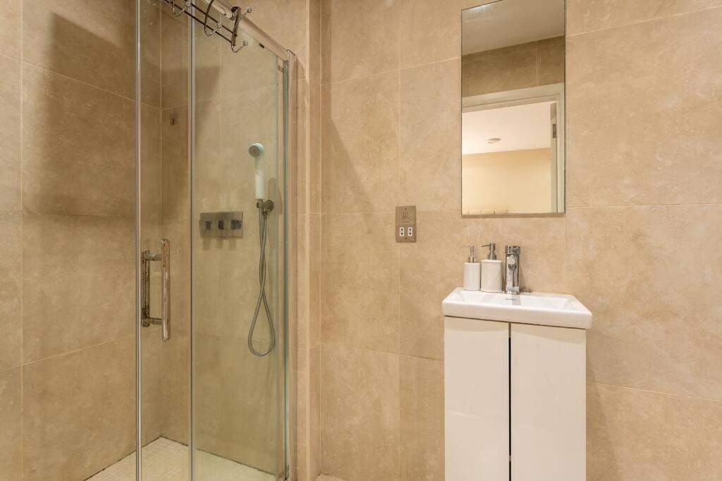 Luxury 2 Bedroom Flat In Holborn Appartement Londen