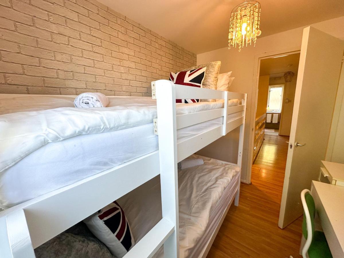 36 O'leary Square Apartment *