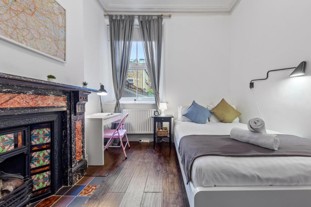 Quiet 2x Bedroom Victorian Terrace Flat + Garden * London