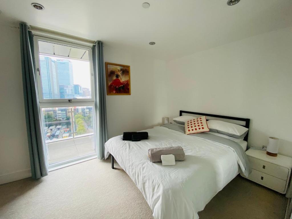 Morden 2bed2bath Zone2 City/river View * London