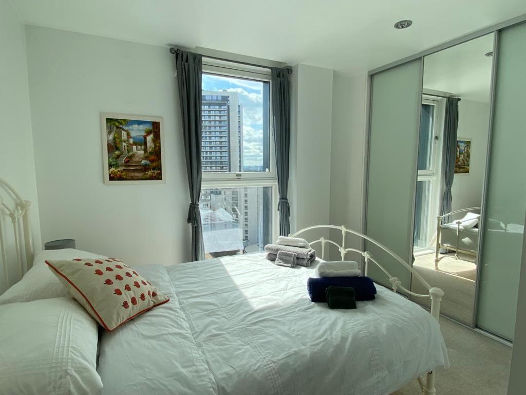 Morden 2bed2bath Zone2 City/river View Apartment