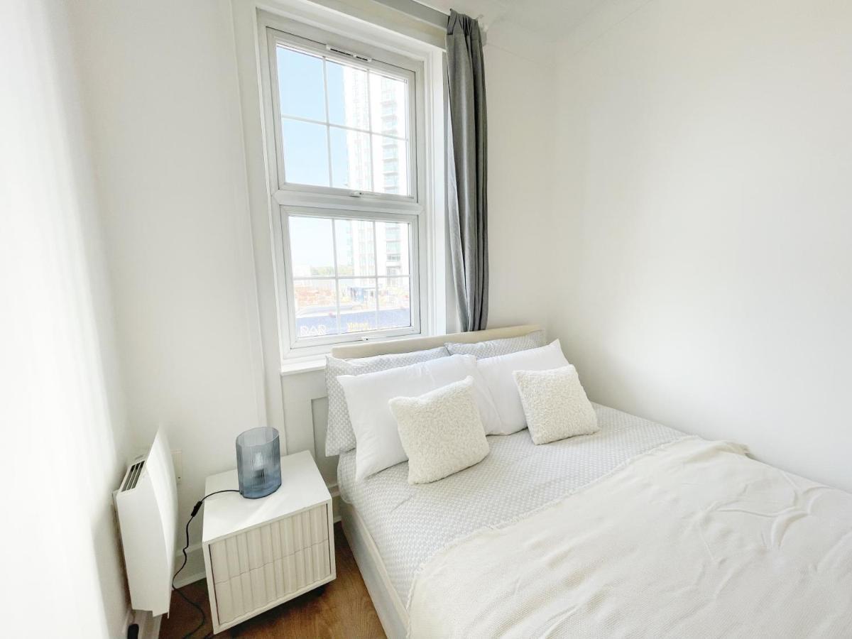 Apartment 1 Bedroom Gem, Prime Location. *