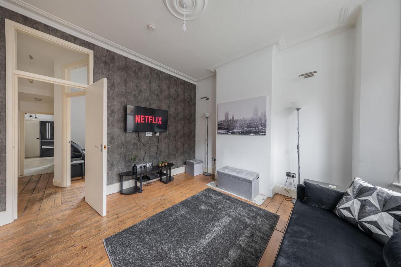 Charming 1 Bed Flat W Courtyard In Apartamento Londres