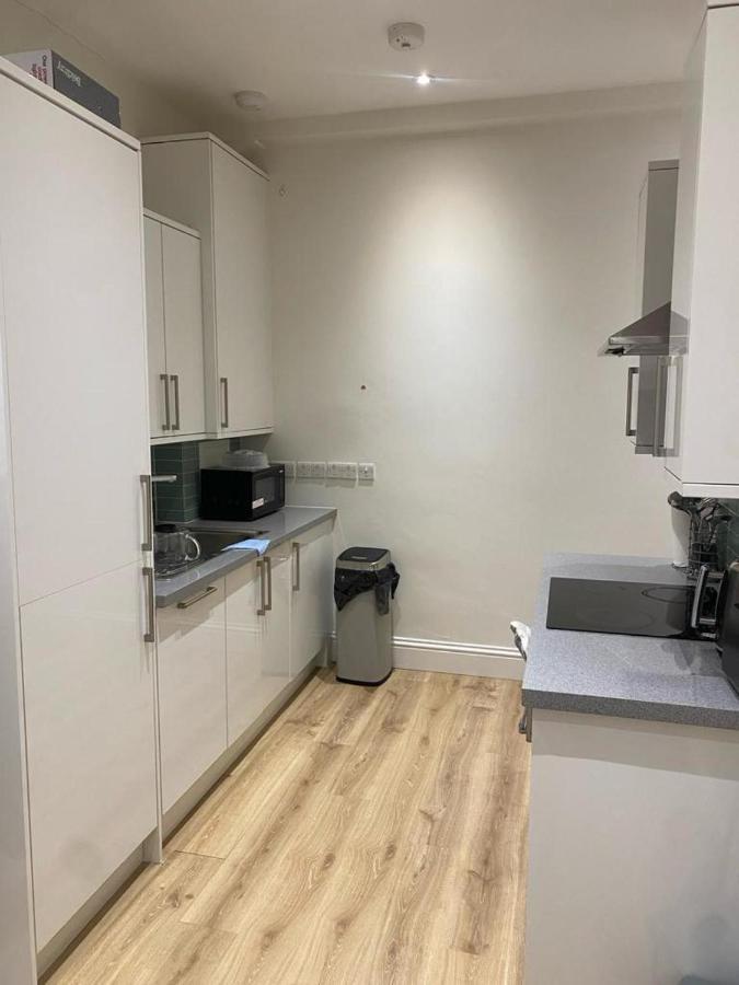 Stunning 1-bed In Apartment *