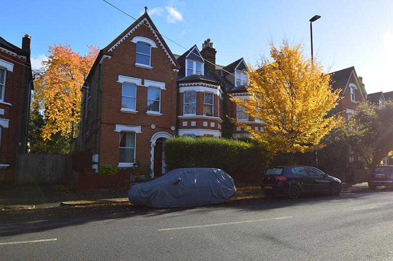 2 Bedroom Floor Flat, West Dulwich Free Street Parking Londres