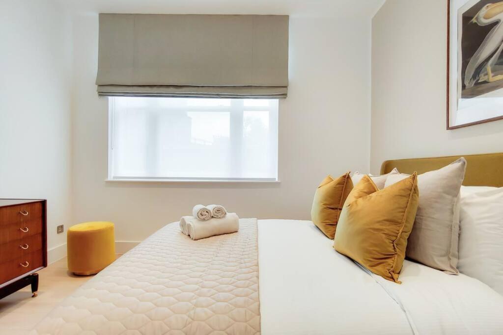 Apartment 11 Borough - Bright & Spacious 2-bed Near Bridge London