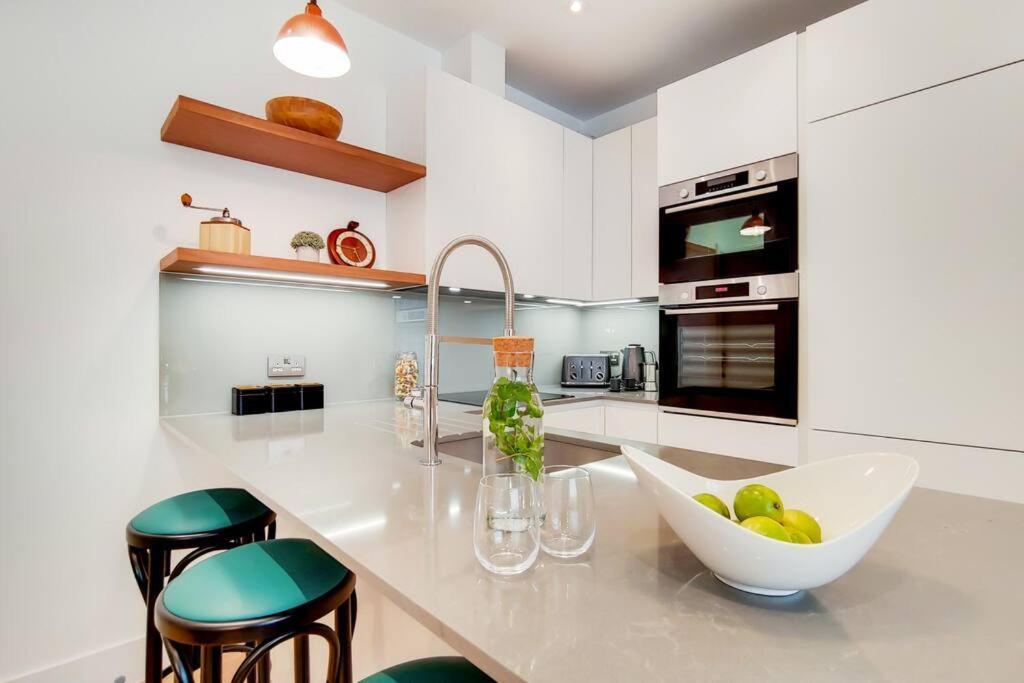 11 Borough - Bright & Spacious 2-bed Near Bridge * London