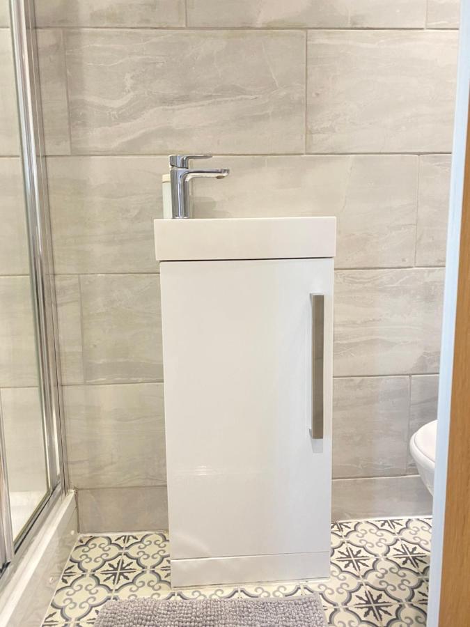 Gjestgiverier Cozy En-suite Near Stratford London