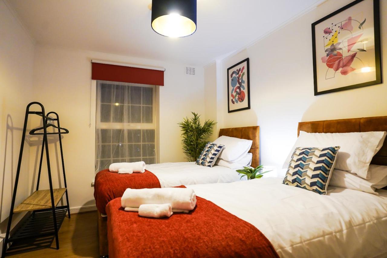 Enfield North 3br Apartment London