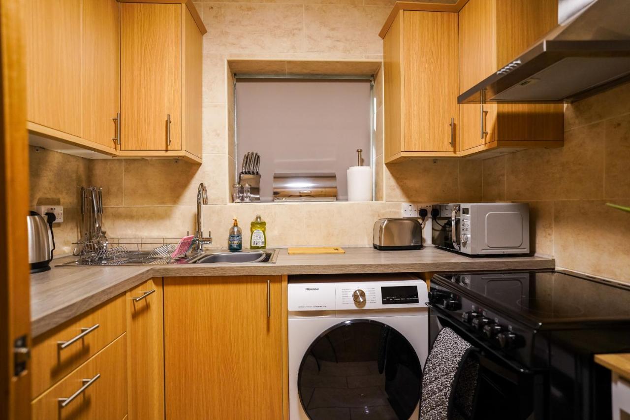 Enfield North 3br Apartment London