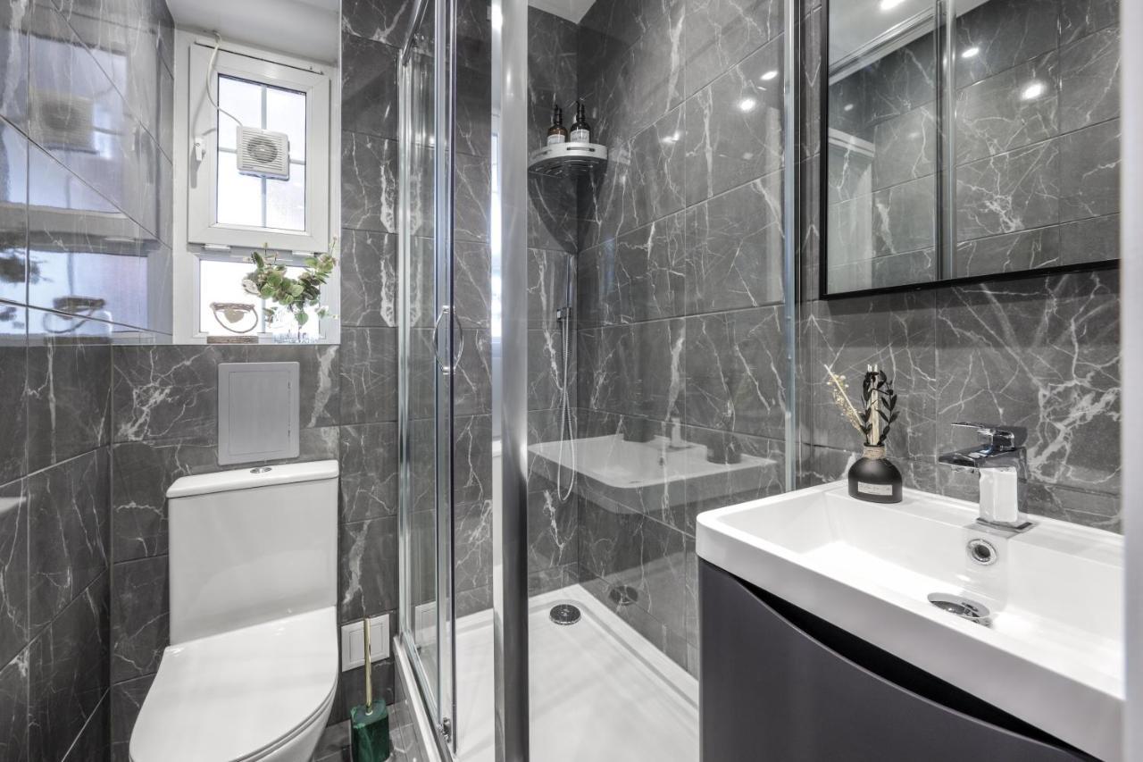 Cosy 4-bedroom Next To Borough Leilighet London
