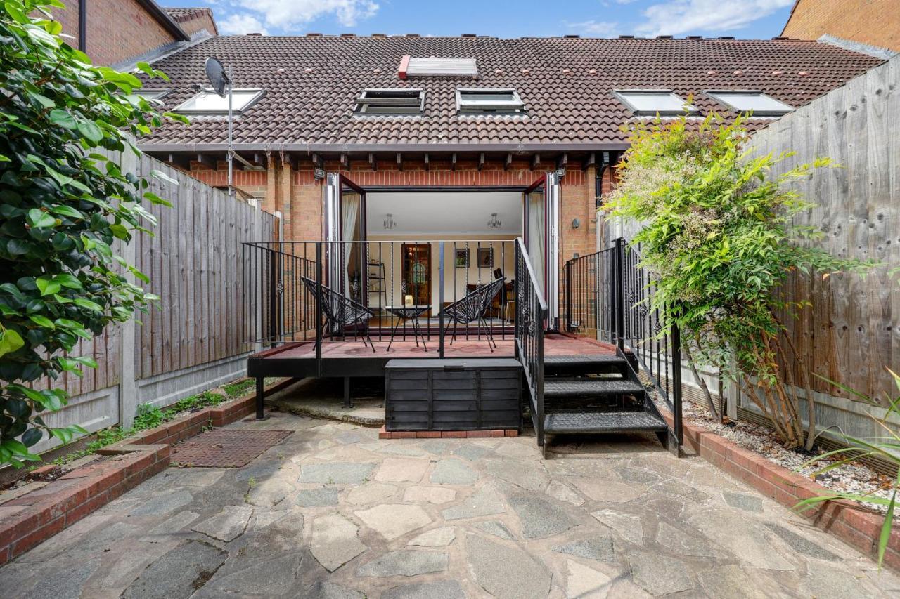Charming 3 Bedroom House Short Term & Flexible Renting Canary Wharf With Free Wifi & Garden Apartamento