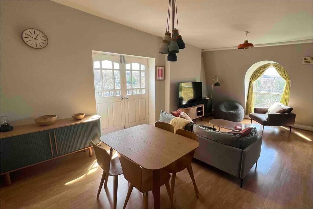 Leilighet Peaceful Bright City Hide Away With Parking London
