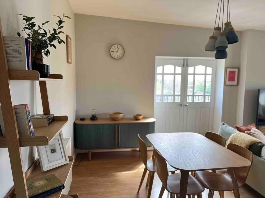 Leilighet Peaceful Bright City Hide Away With Parking London
