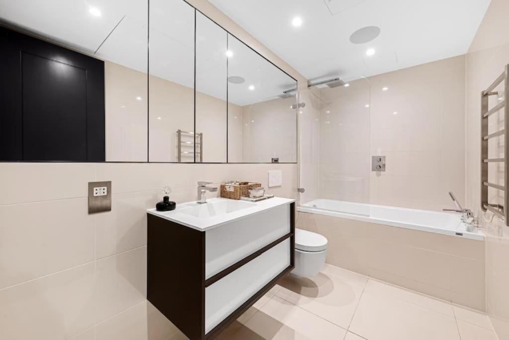 Leilighet Battersea Luxury Apartment, Private, Independent Entrance,