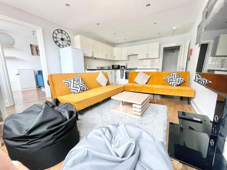 3 Bedrooms Urban Escape Leilighet London