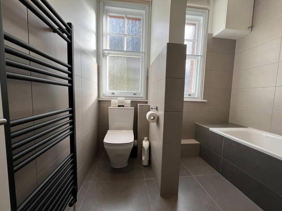 Star Warwick Mansions 3-bed Haven * Londen