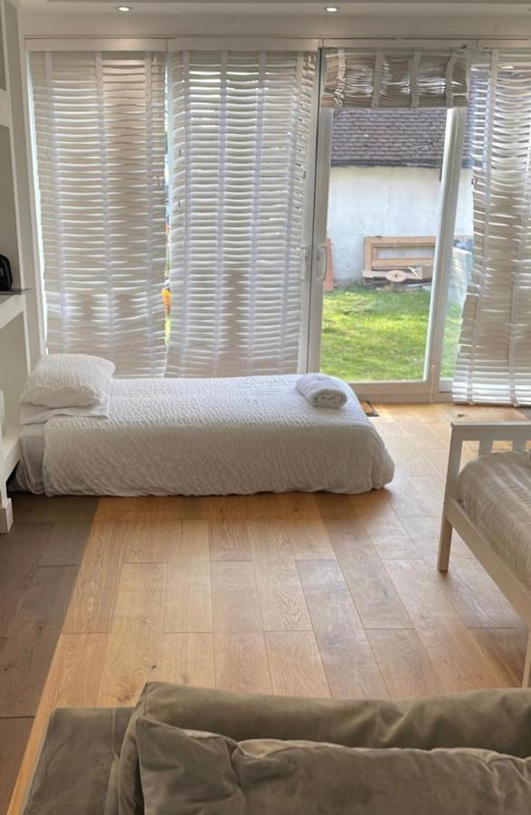 The Chill Zone Sleeps 4 * London