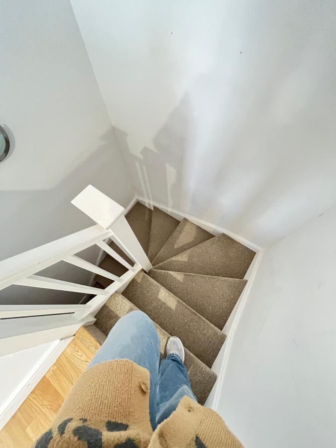 Serviced In Kensington Victoria Apartment *