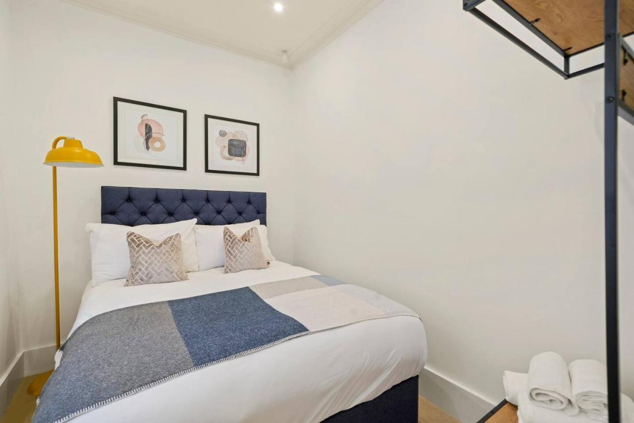 Stylish Family Near Kensington High Street Apartment *