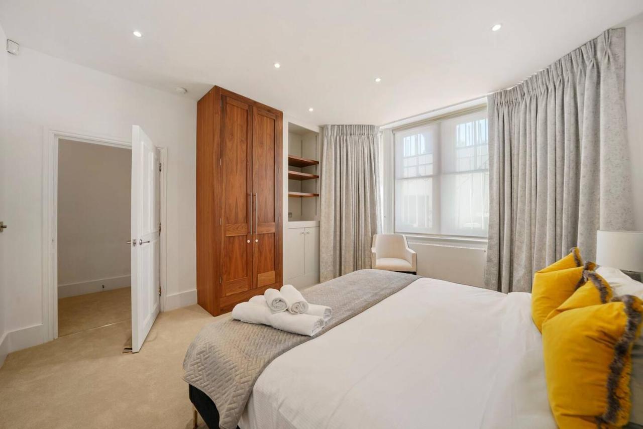 Stylish Family Near Kensington High Street London
