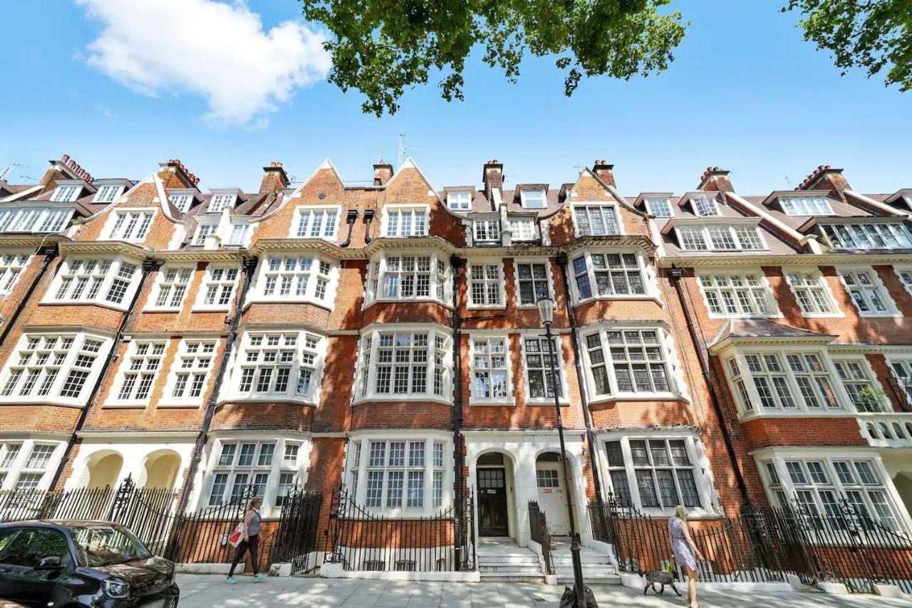 Stylish Family Near Kensington High Street *