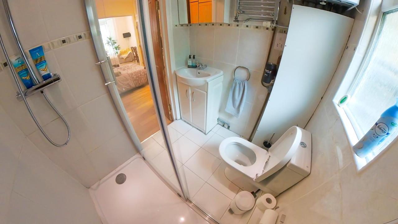 Lovely&bright Flat Close To *