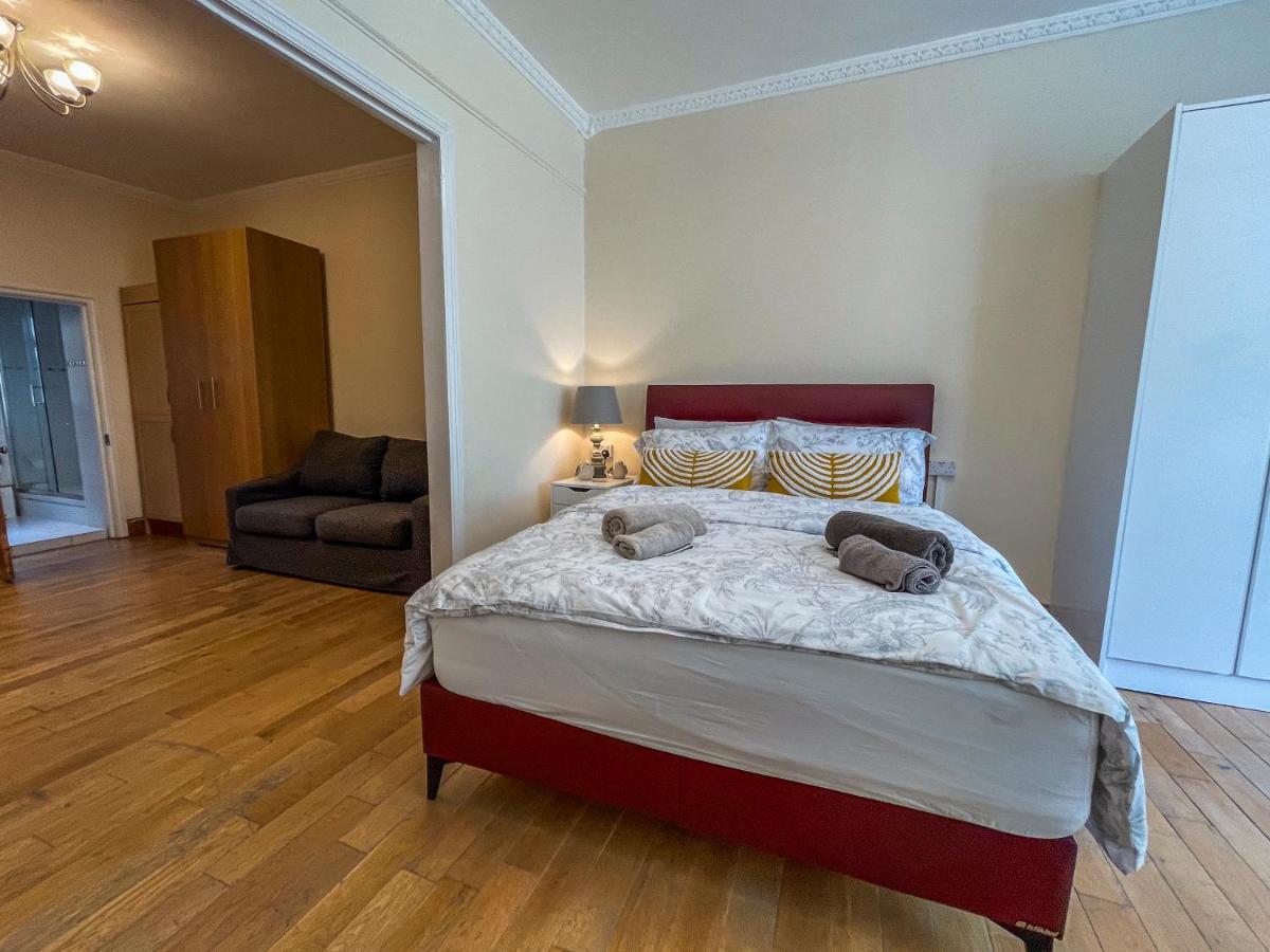 Lovely&bright Flat Close To Apartment