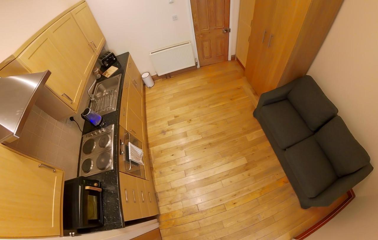 Lovely&bright Flat Close To Apartment
