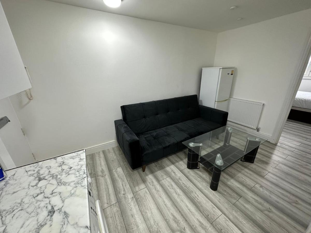 Apartment 3 Bedroom Bayswater
