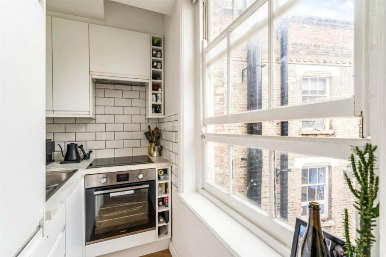 Exceptional Location And Top Floor Lovely 2 Bed Sleeps 6 * Londres