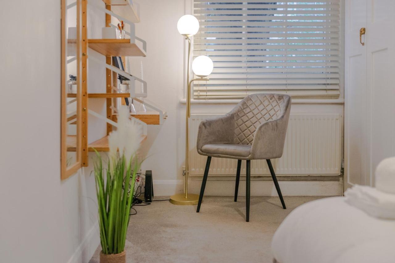 Apartment Three-bedroom Bliss In Town *