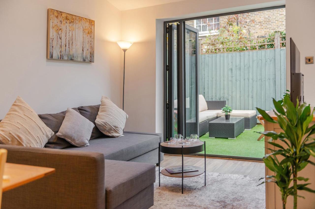 Three-bedroom Bliss In Town * London