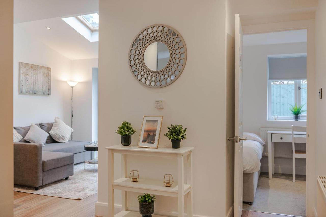 Three-bedroom Bliss In Town Apartment London