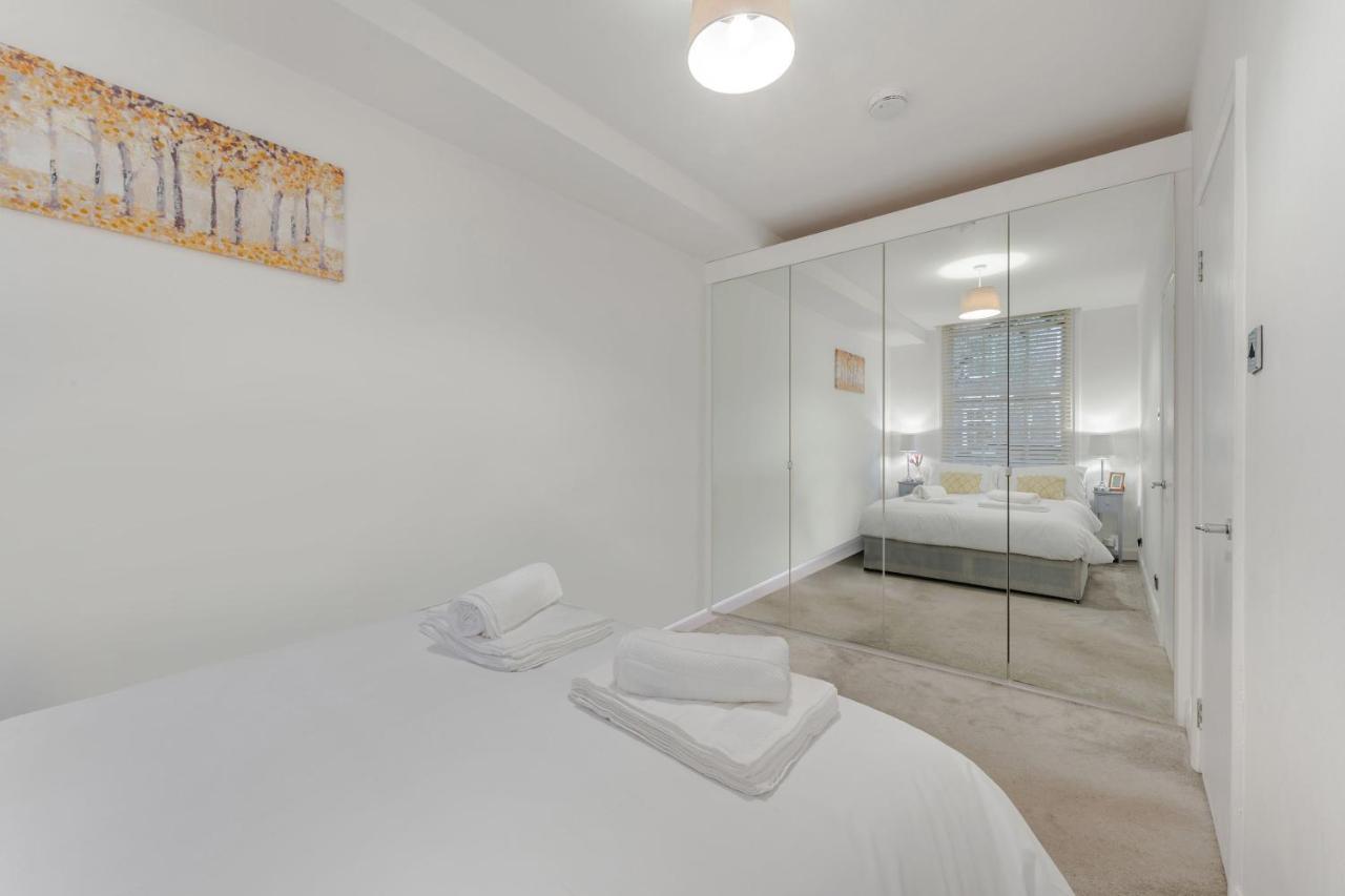 Apartment Three-bedroom Bliss In Town *