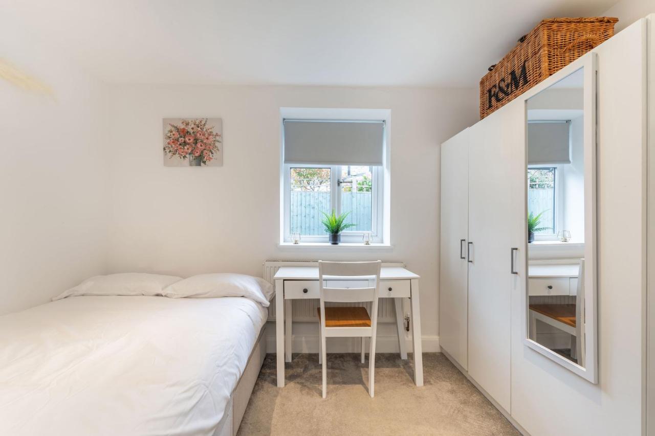 Apartment Three-bedroom Bliss In Town *