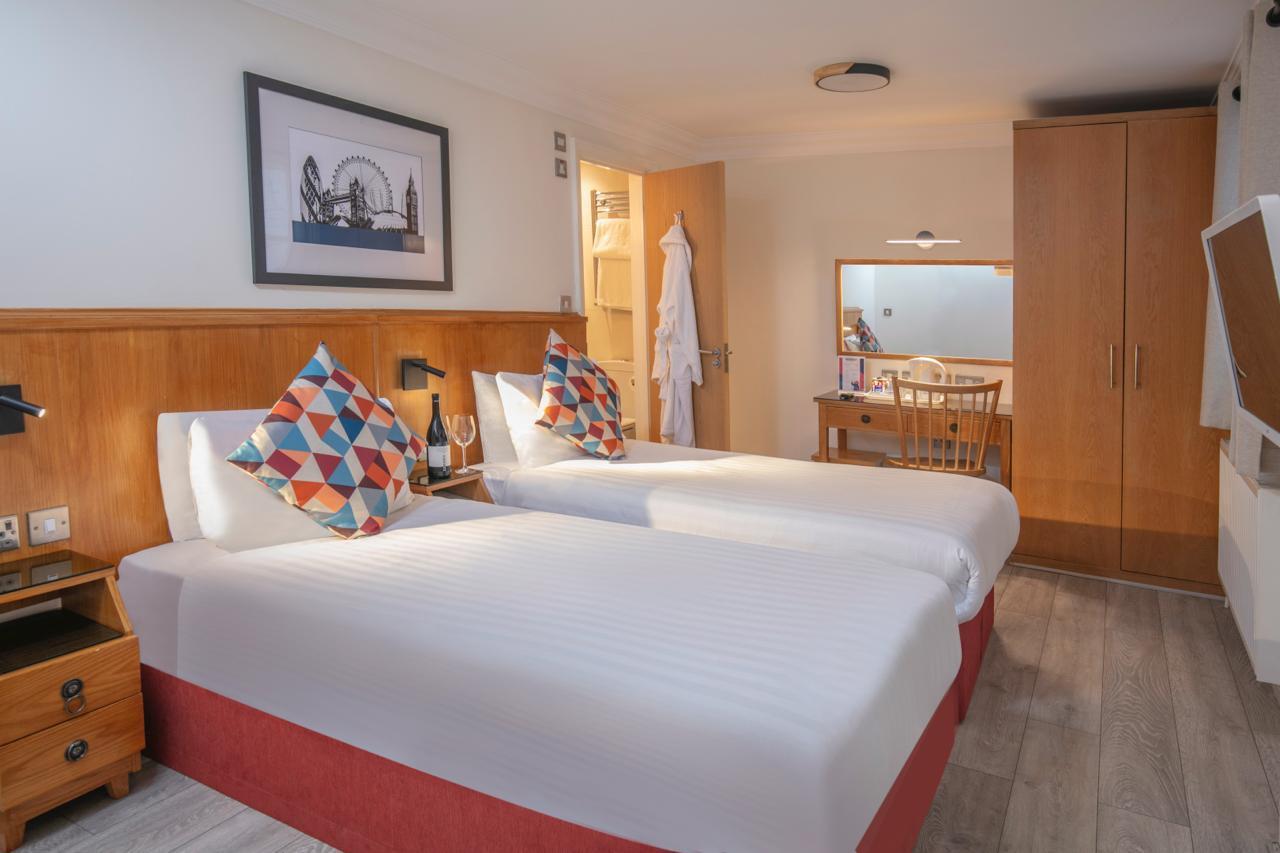 Hotel Queensway Hotel, Sure Collection By Western London