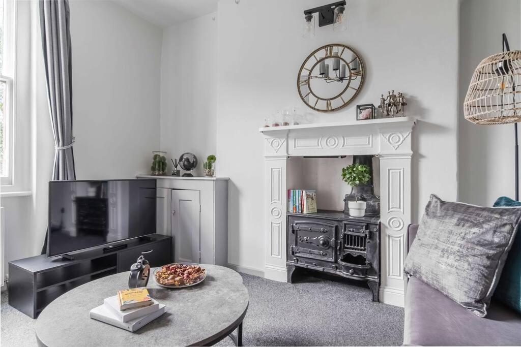 Lovely - Great Portland Street - Zoo - Central Located