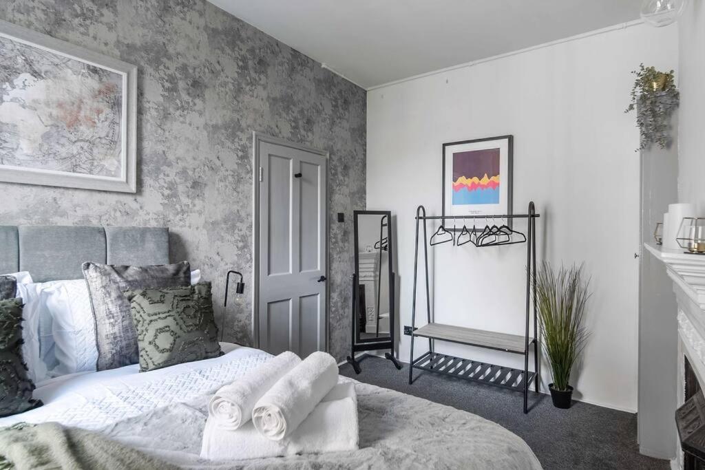 Lovely - Great Portland Street - Zoo - Central Located London
